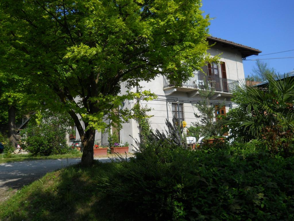 Tenuta Calabiana Diano dʼAlba Buitenkant foto