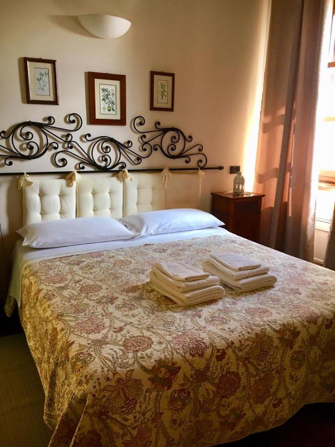 Tenuta Calabiana Diano dʼAlba Buitenkant foto